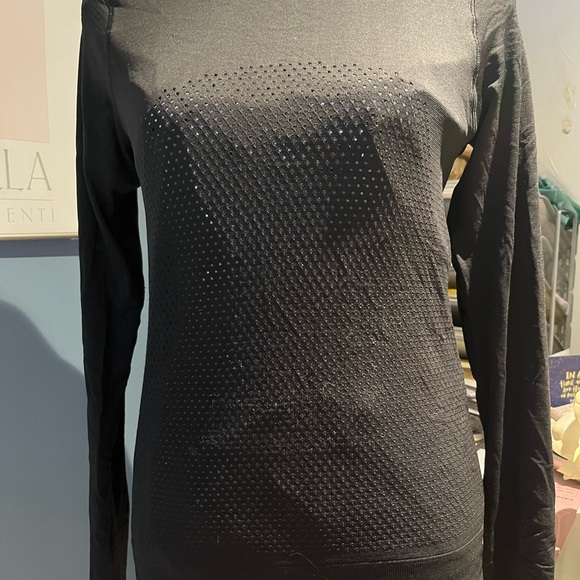 Lululemon tech long sleeve shirt - Picture 3 of 4